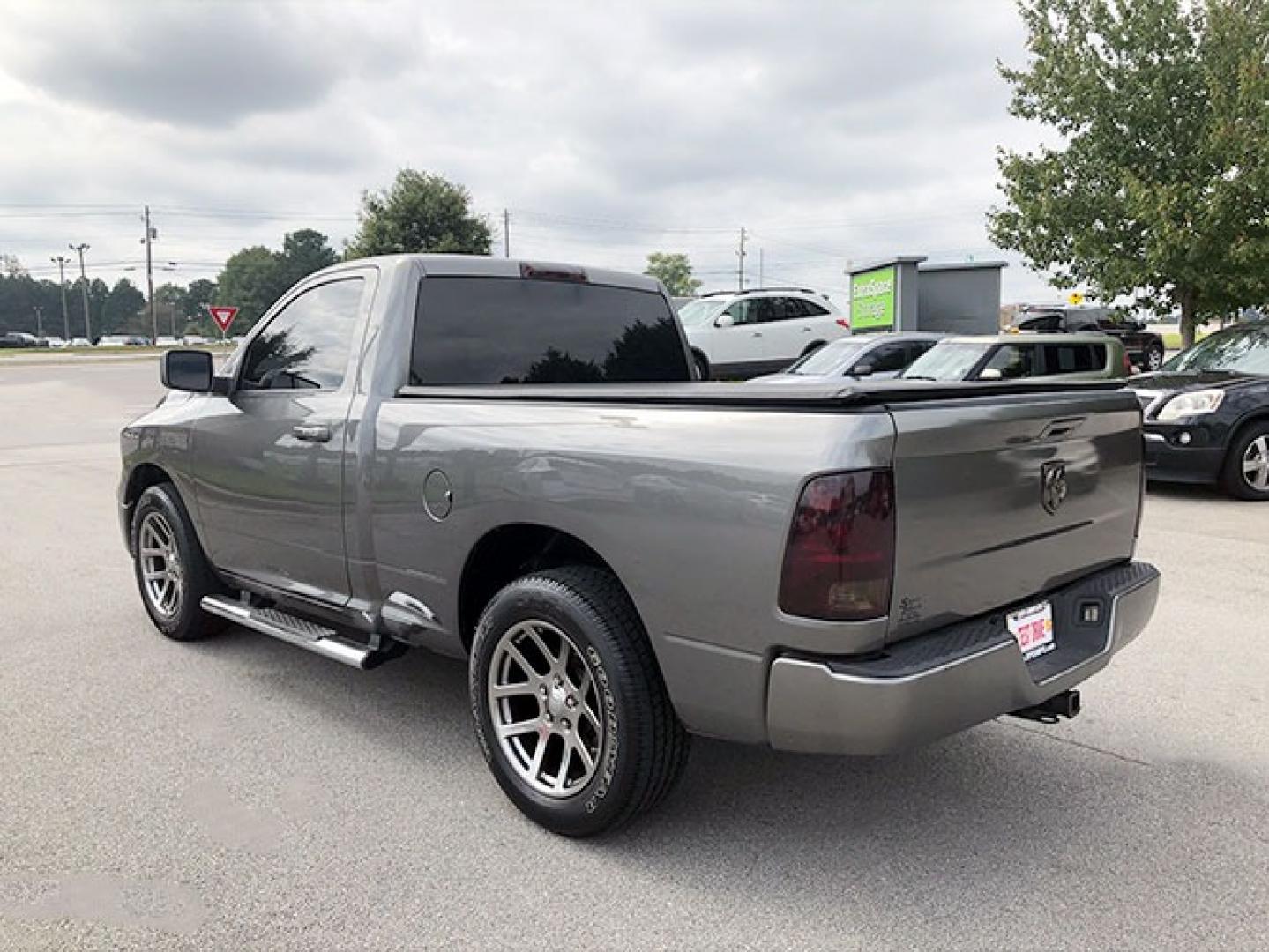2011 Dodge Ram 1500 ST LWB 2WD (3D7JB1EK9BG) with an 3.7L V6 SOHC 12V engine, 4-Speed Automatic transmission, located at 7710 Tara Blvd, Jonesboro, GA, 30236, (678) 450-1000, 33.544365, -84.367821 - Photo#4