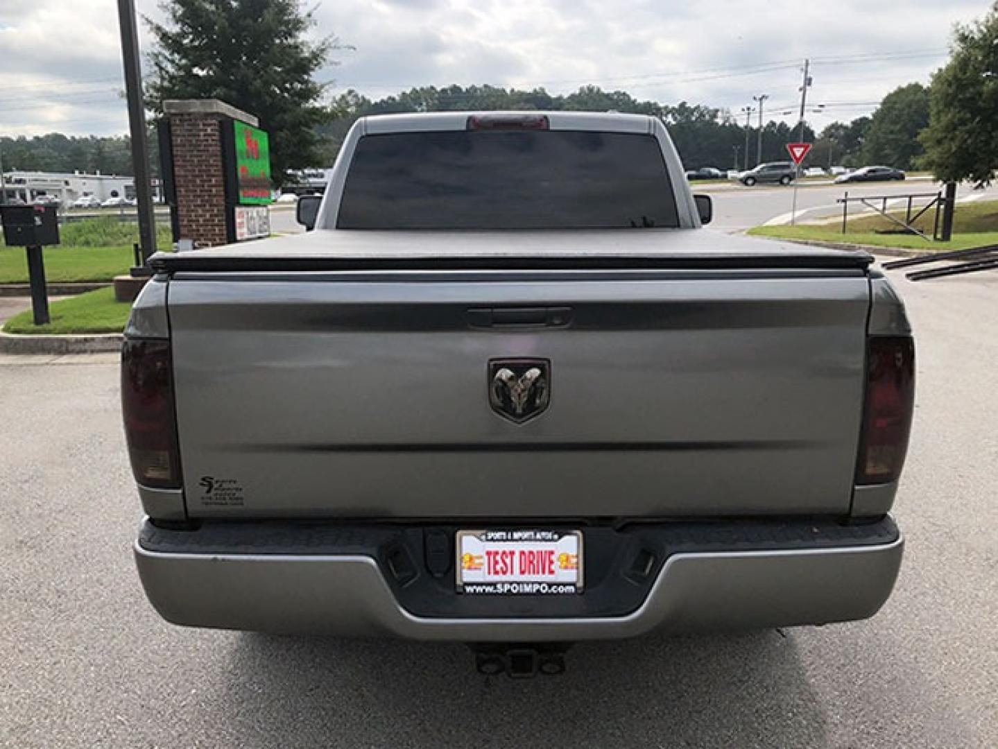2011 Dodge Ram 1500 ST LWB 2WD (3D7JB1EK9BG) with an 3.7L V6 SOHC 12V engine, 4-Speed Automatic transmission, located at 7710 Tara Blvd, Jonesboro, GA, 30236, (678) 450-1000, 33.544365, -84.367821 - Photo#5