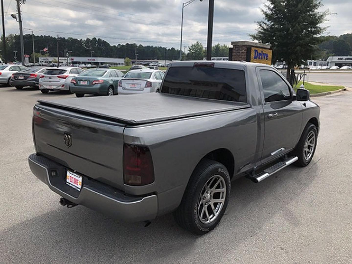 2011 Dodge Ram 1500 ST LWB 2WD (3D7JB1EK9BG) with an 3.7L V6 SOHC 12V engine, 4-Speed Automatic transmission, located at 7710 Tara Blvd, Jonesboro, GA, 30236, (678) 450-1000, 33.544365, -84.367821 - Photo#6