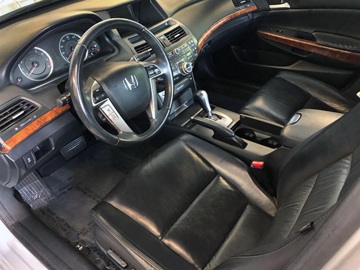 2011 Honda Accord EX-L Sedan AT (1HGCP2F83BA) with an 2.4L L4 DOHC 16V engine, 5-Speed Automatic transmission, located at 7710 Tara Blvd, Jonesboro, GA, 30236, (678) 450-1000, 33.544365, -84.367821 - Photo#8