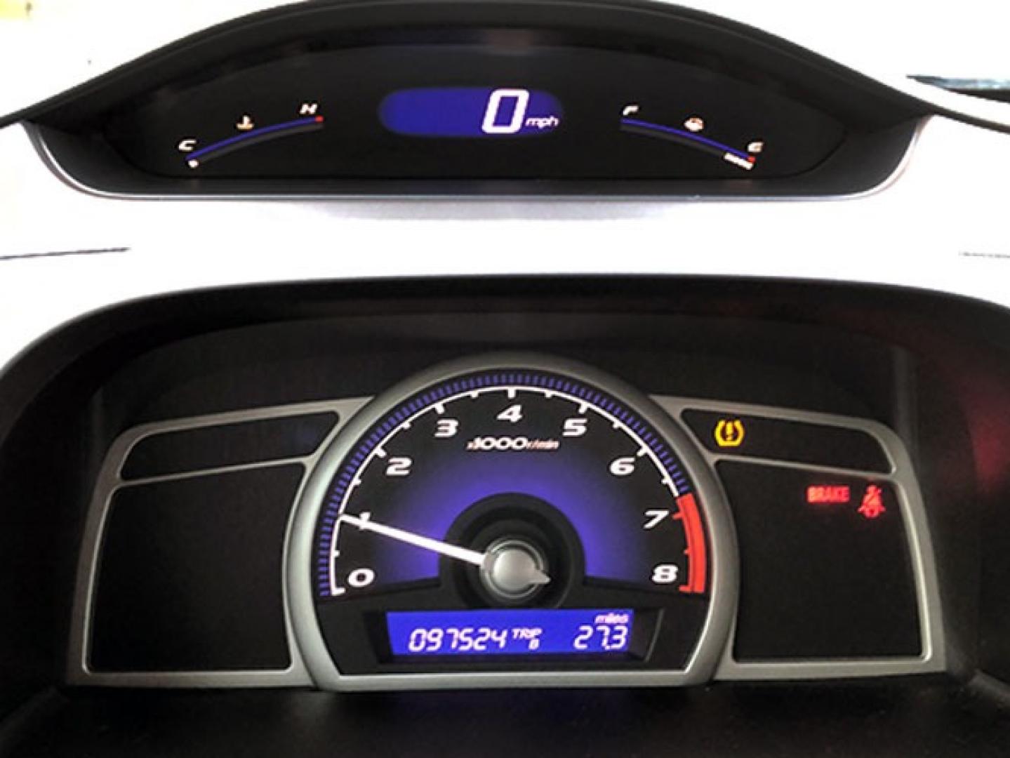 2011 Honda Civic LX Sedan 5-Speed MT (19XFA1E5XBE) with an 1.8L L4 SOHC 16V engine, 5-Speed Manual transmission, located at 7710 Tara Blvd, Jonesboro, GA, 30236, (678) 450-1000, 33.544365, -84.367821 - Photo#10