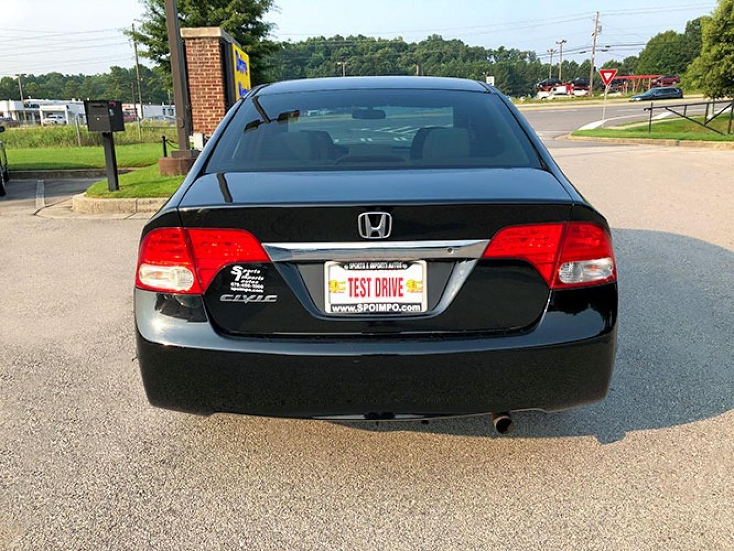 2011 Honda Civic LX Sedan 5-Speed MT (19XFA1E5XBE) with an 1.8L L4 SOHC 16V engine, 5-Speed Manual transmission, located at 7710 Tara Blvd, Jonesboro, GA, 30236, (678) 450-1000, 33.544365, -84.367821 - Photo#3