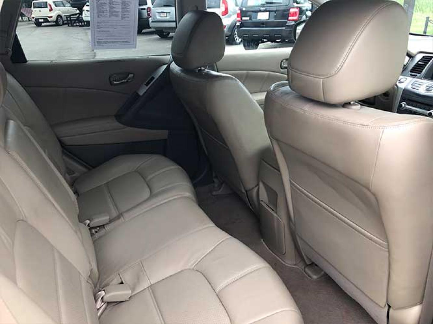 2011 Nissan Murano LE (JN8AZ1MU6BW) with an 3.5L V6 DOHC 24V engine, CVT transmission, located at 620 Jesse Jewell Pkwy, Gainesville, GA, 30501, (678) 450-1000, 34.305923, -83.809784 - Photo#12