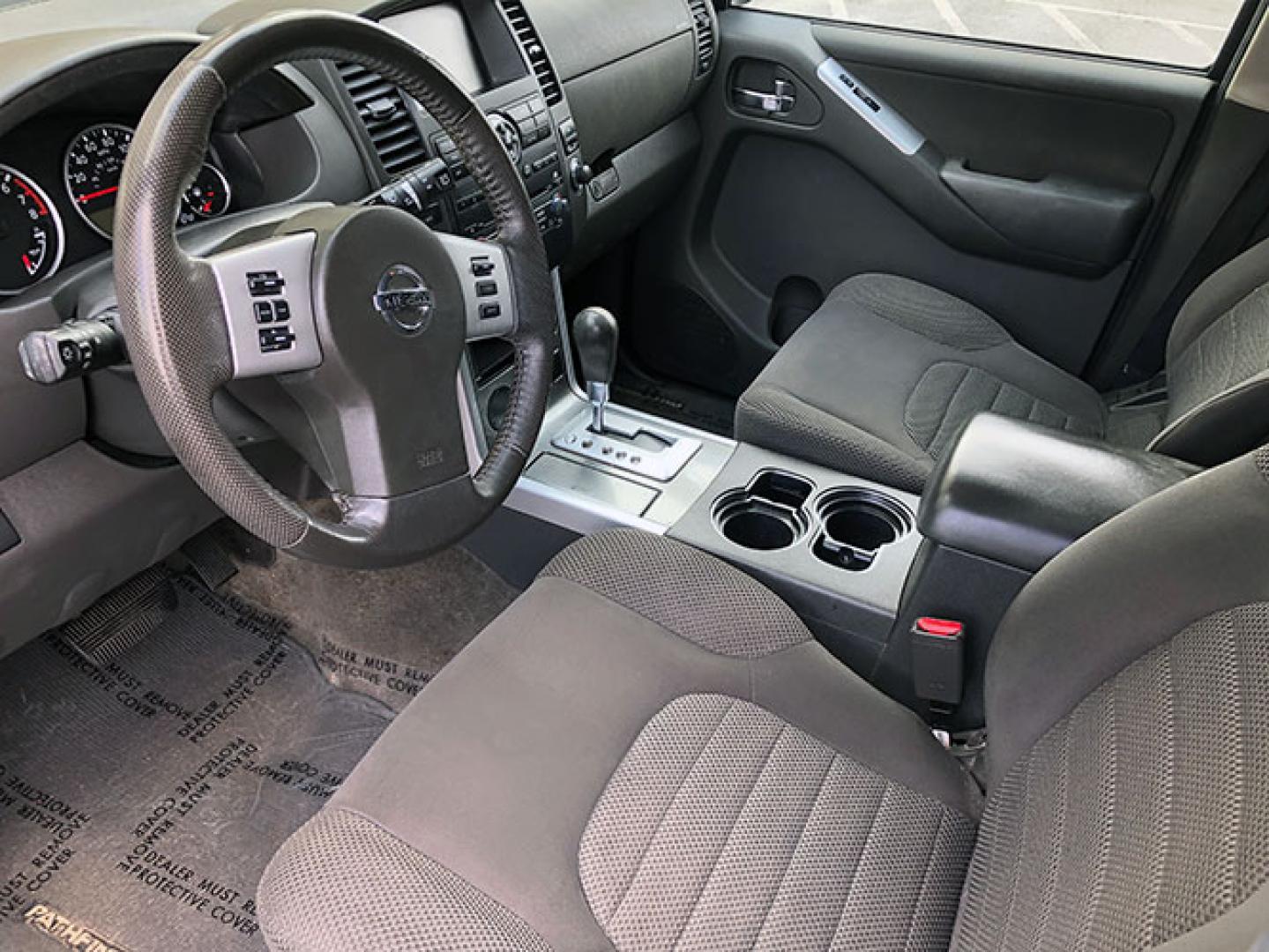 2011 Nissan Pathfinder LE 2WD (5N1AR1NN2BC) with an 4.0L V6 DOHC 24V engine, 5-Speed Automatic transmission, located at 7710 Tara Blvd, Jonesboro, GA, 30236, (678) 450-1000, 33.544365, -84.367821 - Photo#10