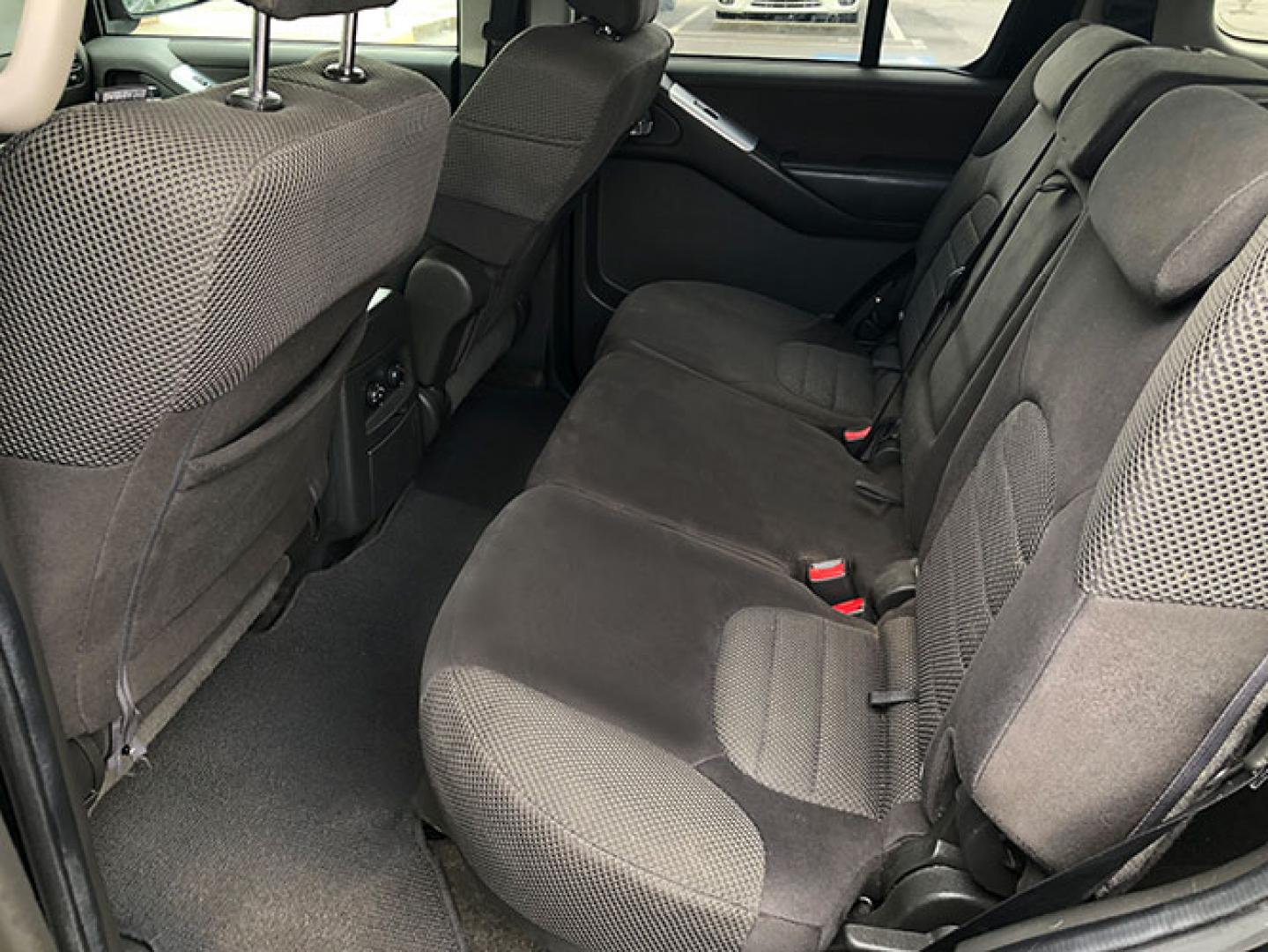 2011 Nissan Pathfinder LE 2WD (5N1AR1NN2BC) with an 4.0L V6 DOHC 24V engine, 5-Speed Automatic transmission, located at 7710 Tara Blvd, Jonesboro, GA, 30236, (678) 450-1000, 33.544365, -84.367821 - Photo#14