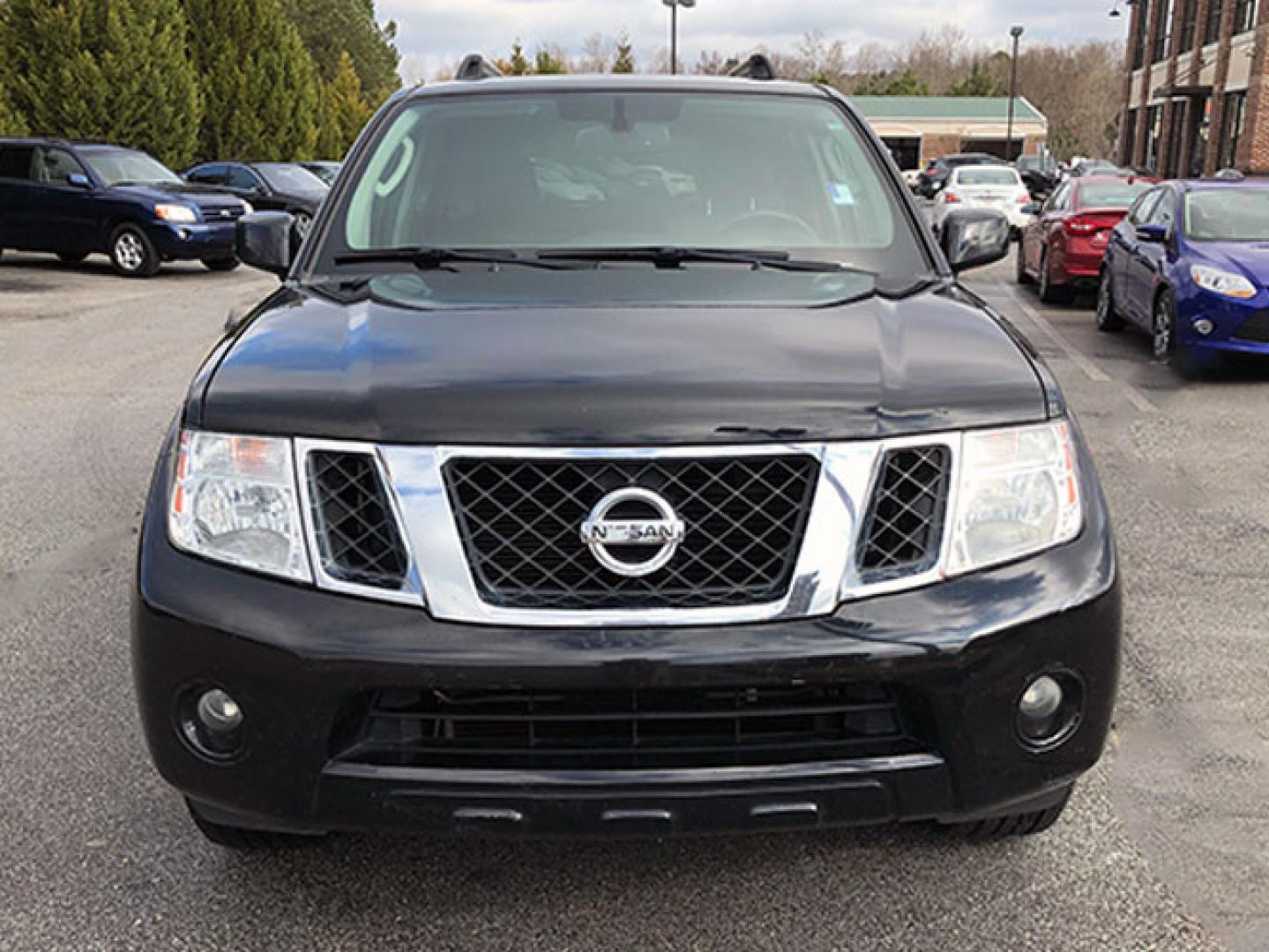 2011 Nissan Pathfinder LE 2WD (5N1AR1NN2BC) with an 4.0L V6 DOHC 24V engine, 5-Speed Automatic transmission, located at 7710 Tara Blvd, Jonesboro, GA, 30236, (678) 450-1000, 33.544365, -84.367821 - Photo#1