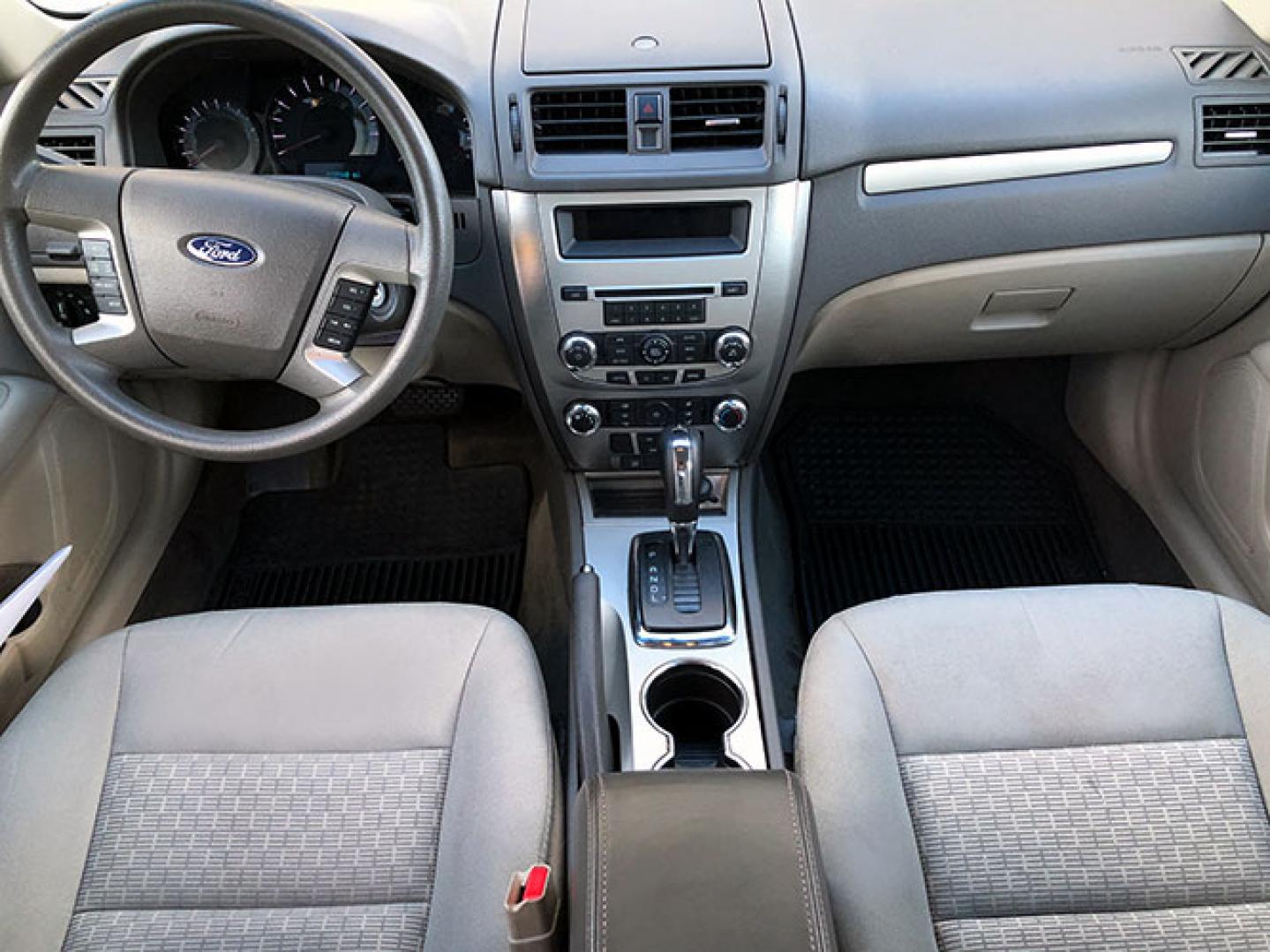 2012 Ford Fusion SE (3FAHP0HA5CR) with an 2.5L L4 DOHC 16V engine, located at 620 Jesse Jewell Pkwy, Gainesville, GA, 30501, (678) 450-1000, 34.305923, -83.809784 - Photo#9