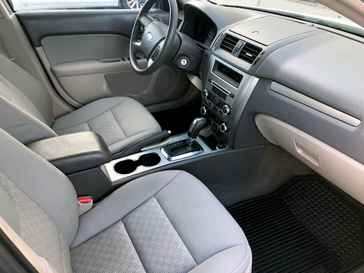 2012 Ford Fusion SE (3FAHP0HA5CR) with an 2.5L L4 DOHC 16V engine, located at 620 Jesse Jewell Pkwy, Gainesville, GA, 30501, (678) 450-1000, 34.305923, -83.809784 - Photo#10