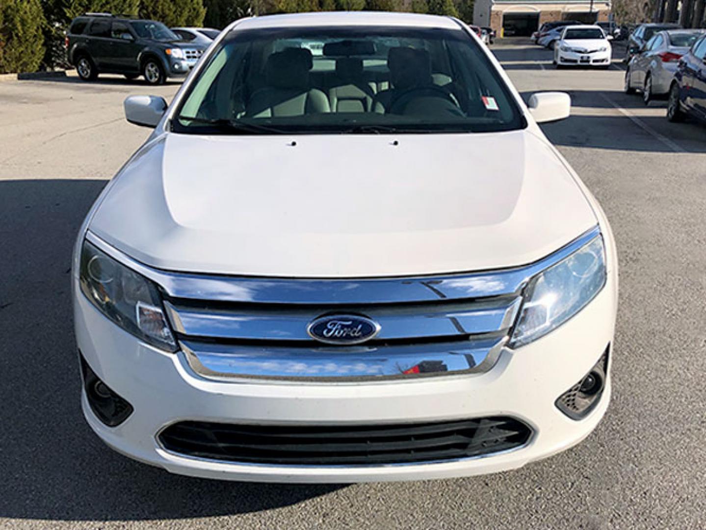 2012 Ford Fusion SE (3FAHP0HA5CR) with an 2.5L L4 DOHC 16V engine, located at 620 Jesse Jewell Pkwy, Gainesville, GA, 30501, (678) 450-1000, 34.305923, -83.809784 - Photo#1