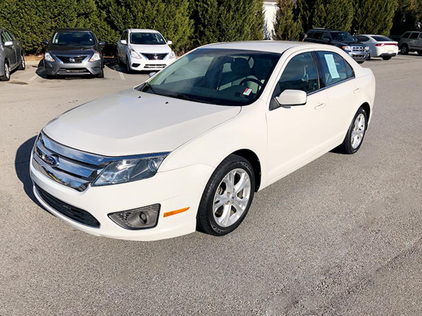 2012 Ford Fusion SE (3FAHP0HA5CR) with an 2.5L L4 DOHC 16V engine, located at 620 Jesse Jewell Pkwy, Gainesville, GA, 30501, (678) 450-1000, 34.305923, -83.809784 - Photo#2