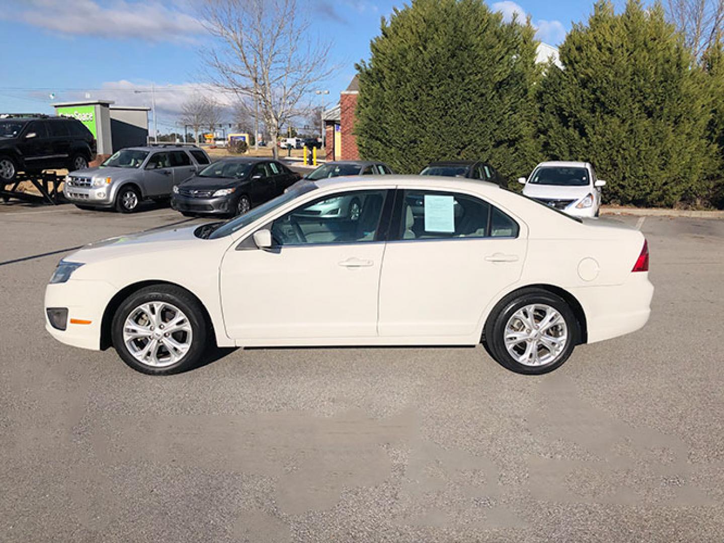 2012 Ford Fusion SE (3FAHP0HA5CR) with an 2.5L L4 DOHC 16V engine, located at 620 Jesse Jewell Pkwy, Gainesville, GA, 30501, (678) 450-1000, 34.305923, -83.809784 - Photo#3