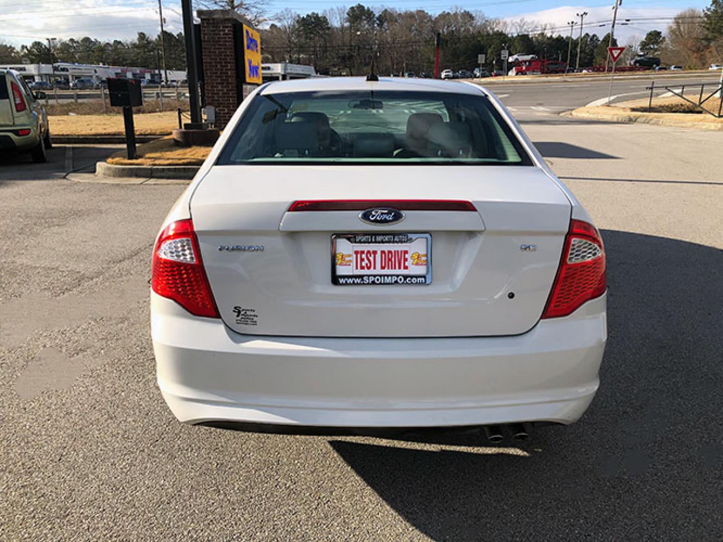 2012 Ford Fusion SE (3FAHP0HA5CR) with an 2.5L L4 DOHC 16V engine, located at 620 Jesse Jewell Pkwy, Gainesville, GA, 30501, (678) 450-1000, 34.305923, -83.809784 - Photo#5