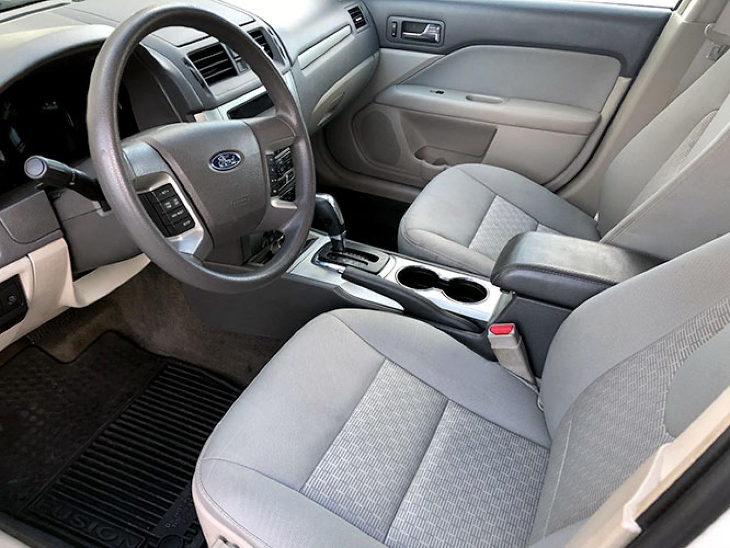 2012 Ford Fusion SE (3FAHP0HA5CR) with an 2.5L L4 DOHC 16V engine, located at 620 Jesse Jewell Pkwy, Gainesville, GA, 30501, (678) 450-1000, 34.305923, -83.809784 - Photo#8