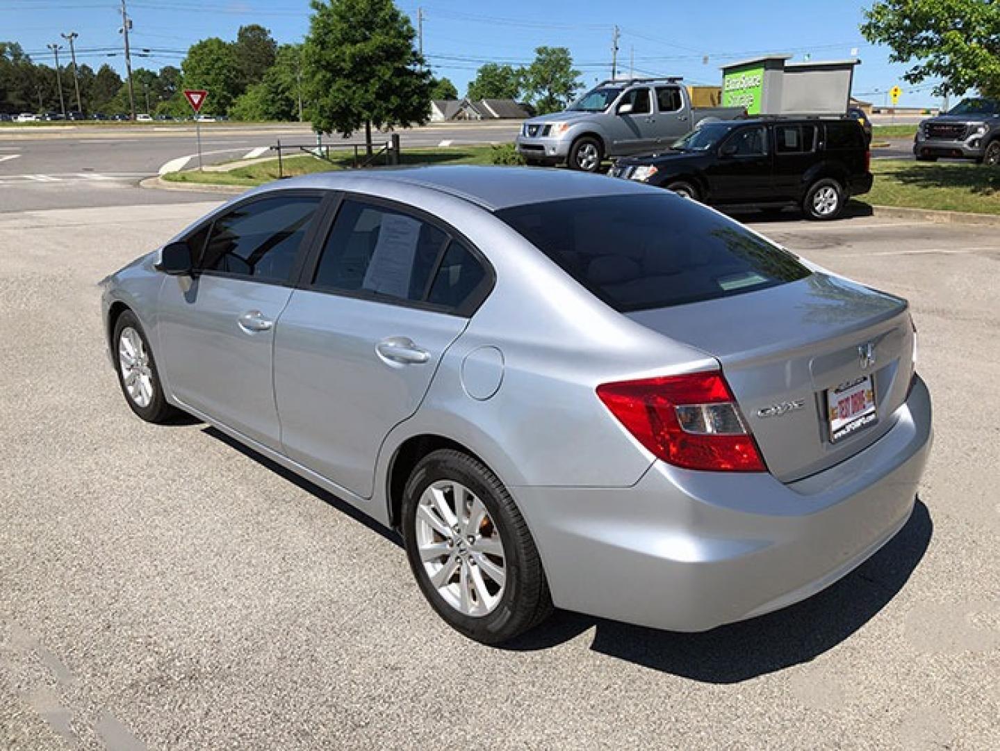 2012 Honda Civic EX-L Sedan 5-Speed Automatic (19XFB2F97CE) with an 1.8L L4 SOHC 16V engine, 5-Speed Automatic transmission, located at 7710 Tara Blvd, Jonesboro, GA, 30236, (678) 450-1000, 33.544365, -84.367821 - Photo#2
