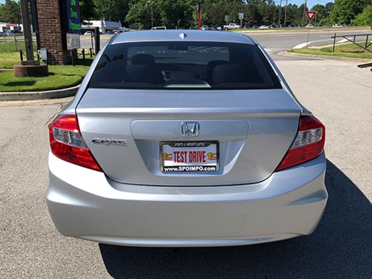 2012 Honda Civic EX-L Sedan 5-Speed Automatic (19XFB2F97CE) with an 1.8L L4 SOHC 16V engine, 5-Speed Automatic transmission, located at 7710 Tara Blvd, Jonesboro, GA, 30236, (678) 450-1000, 33.544365, -84.367821 - Photo#3