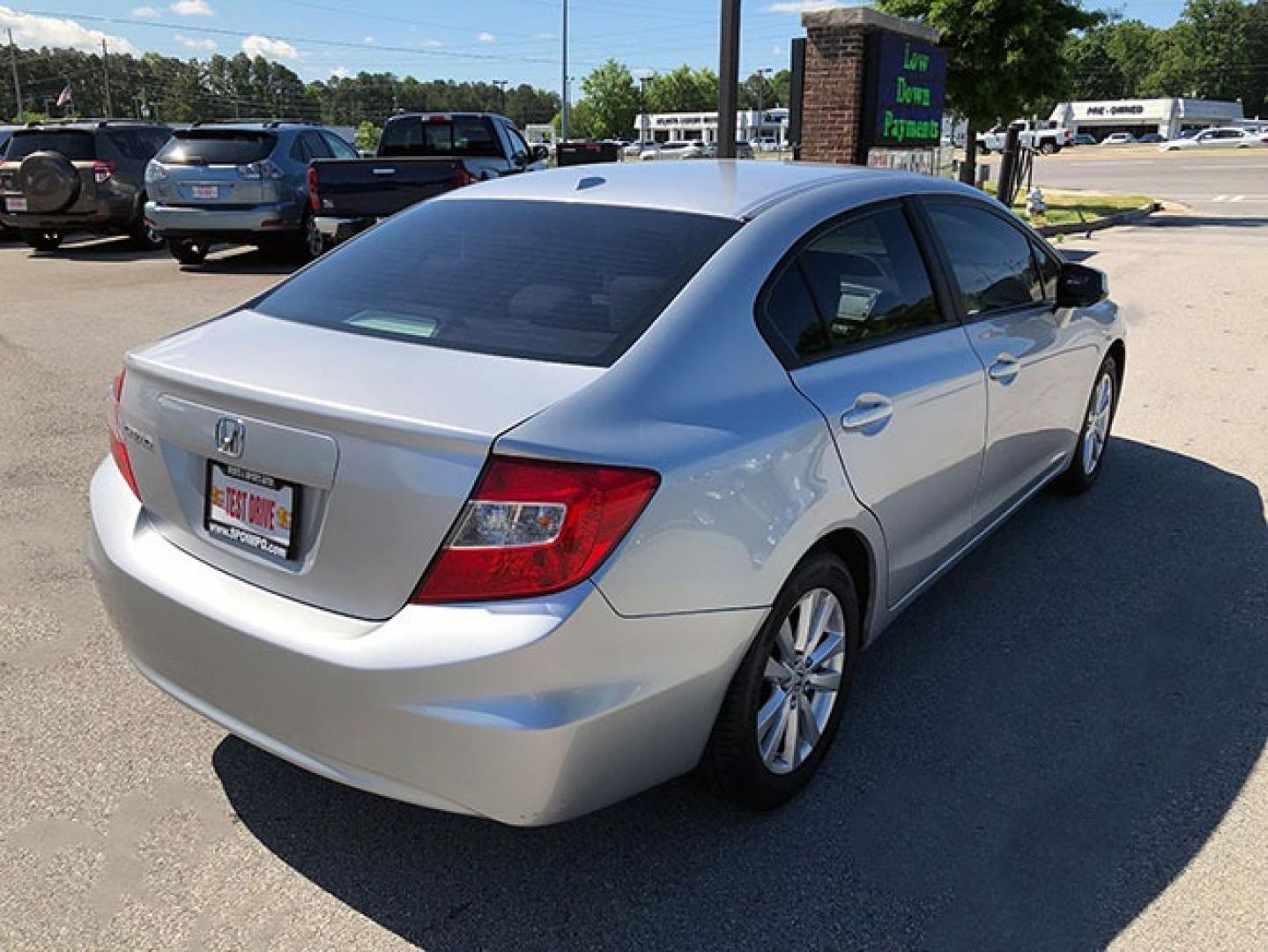 2012 Honda Civic EX-L Sedan 5-Speed Automatic (19XFB2F97CE) with an 1.8L L4 SOHC 16V engine, 5-Speed Automatic transmission, located at 7710 Tara Blvd, Jonesboro, GA, 30236, (678) 450-1000, 33.544365, -84.367821 - Photo#4