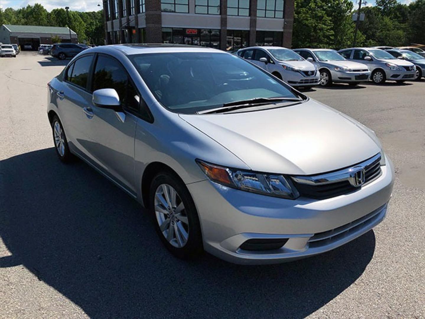 2012 Honda Civic EX-L Sedan 5-Speed Automatic (19XFB2F97CE) with an 1.8L L4 SOHC 16V engine, 5-Speed Automatic transmission, located at 7710 Tara Blvd, Jonesboro, GA, 30236, (678) 450-1000, 33.544365, -84.367821 - Photo#6