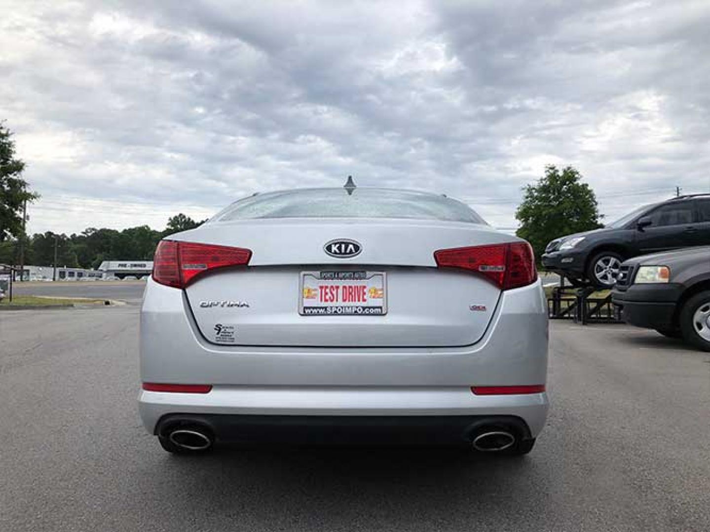 2012 Kia Optima LX MT (5XXGM4A78CG) with an 2.4L L4 DOHC 16V engine, 6-Speed Automatic transmission, located at 620 Jesse Jewell Pkwy, Gainesville, GA, 30501, (678) 450-1000, 34.305923, -83.809784 - Photo#3