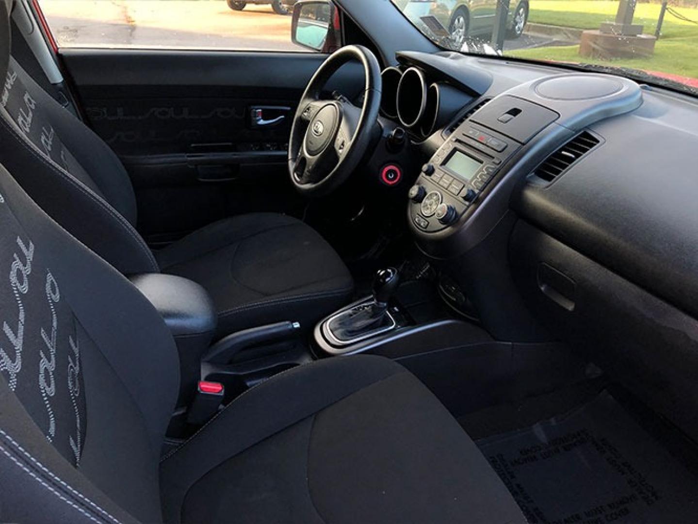 2012 Kia Soul ! (KNDJT2A63C7) with an 2.0L L4 DOHC 16V engine, located at 7710 Tara Blvd, Jonesboro, GA, 30236, (678) 450-1000, 33.544365, -84.367821 - Photo#11