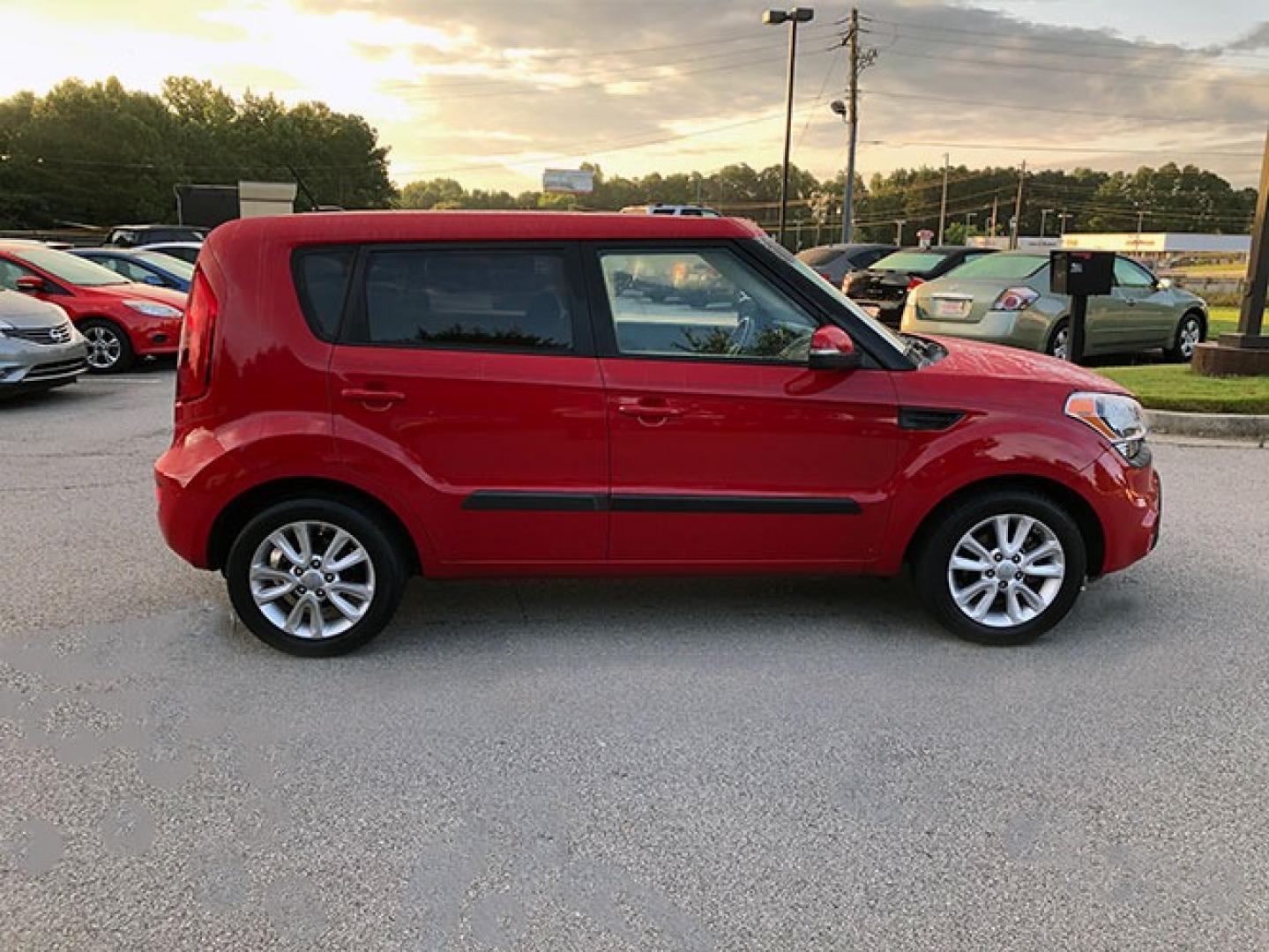 2012 Kia Soul ! (KNDJT2A63C7) with an 2.0L L4 DOHC 16V engine, located at 7710 Tara Blvd, Jonesboro, GA, 30236, (678) 450-1000, 33.544365, -84.367821 - Photo#5