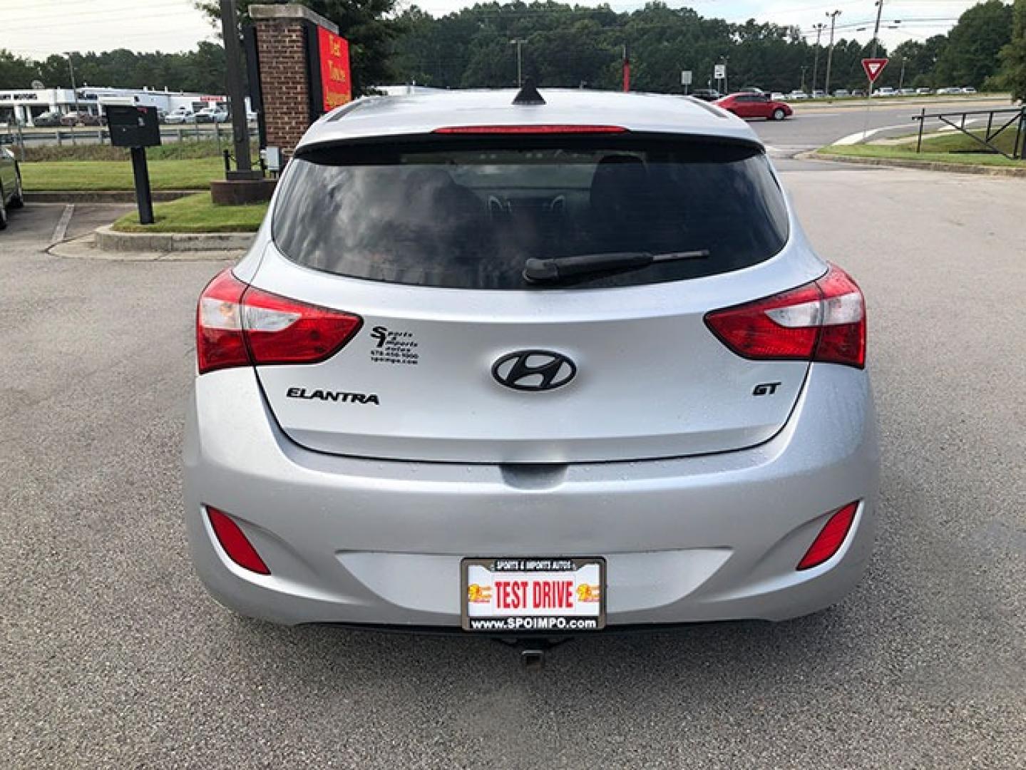2013 Hyundai Elantra GT A/T (KMHD35LEXDU) with an 1.8L L4 16V DOHC engine, 6-Speed Automatic transmission, located at 7710 Tara Blvd, Jonesboro, GA, 30236, (678) 450-1000, 33.544365, -84.367821 - Photo#5