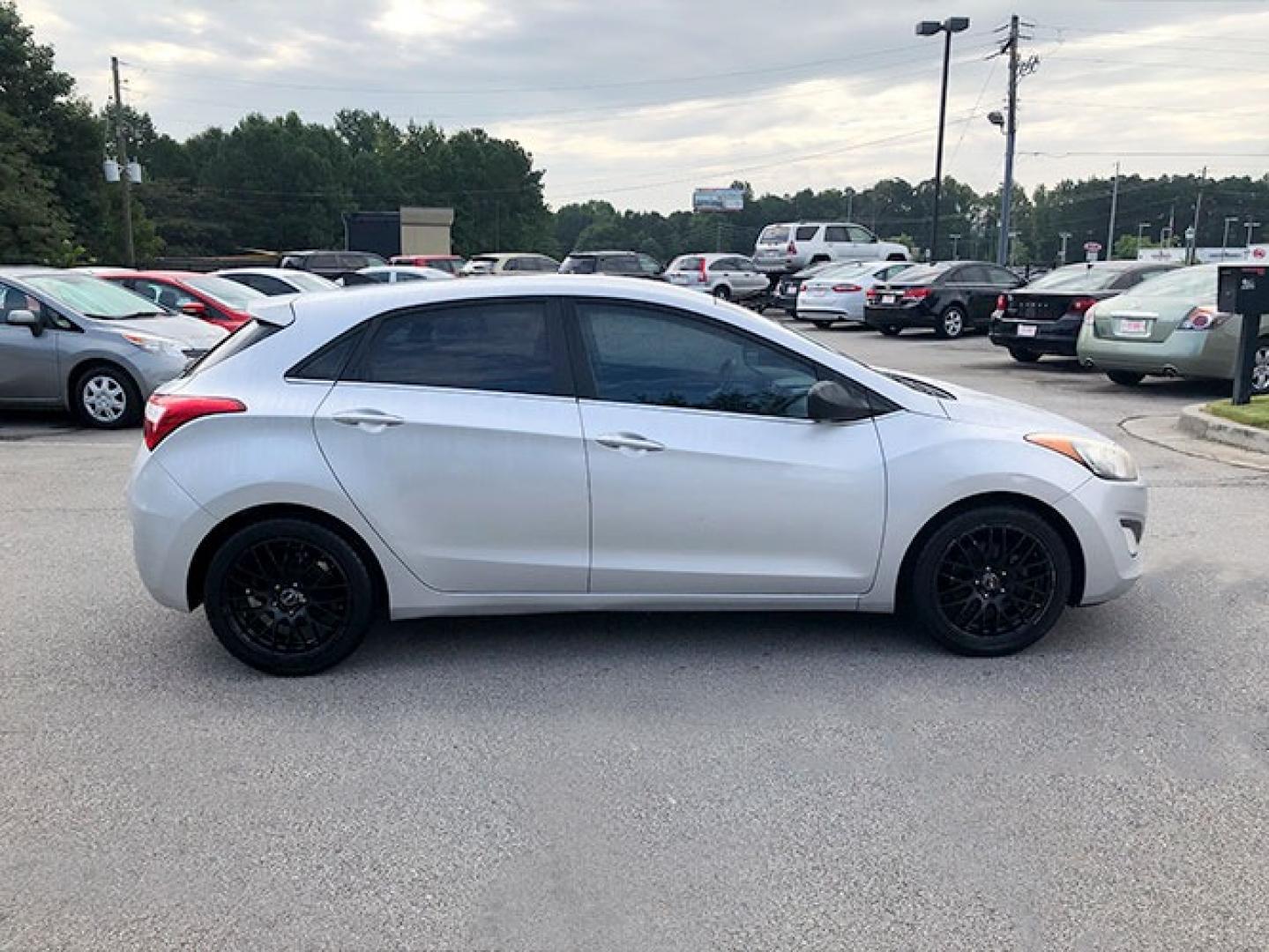 2013 Hyundai Elantra GT A/T (KMHD35LEXDU) with an 1.8L L4 16V DOHC engine, 6-Speed Automatic transmission, located at 7710 Tara Blvd, Jonesboro, GA, 30236, (678) 450-1000, 33.544365, -84.367821 - Photo#8