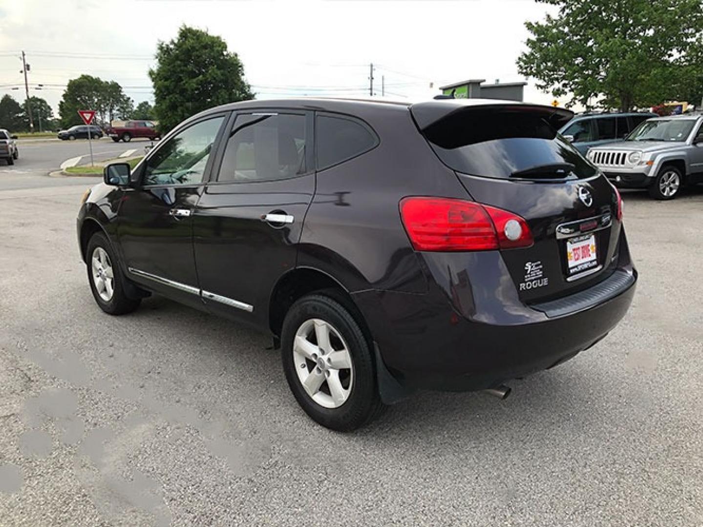 2013 Nissan Rogue S 2WD (JN8AS5MT5DW) with an 2.5L L4 DOHC 16V engine, Continuously Variable Transmission transmission, located at 7710 Tara Blvd, Jonesboro, GA, 30236, (678) 450-1000, 33.544365, -84.367821 - Photo#4