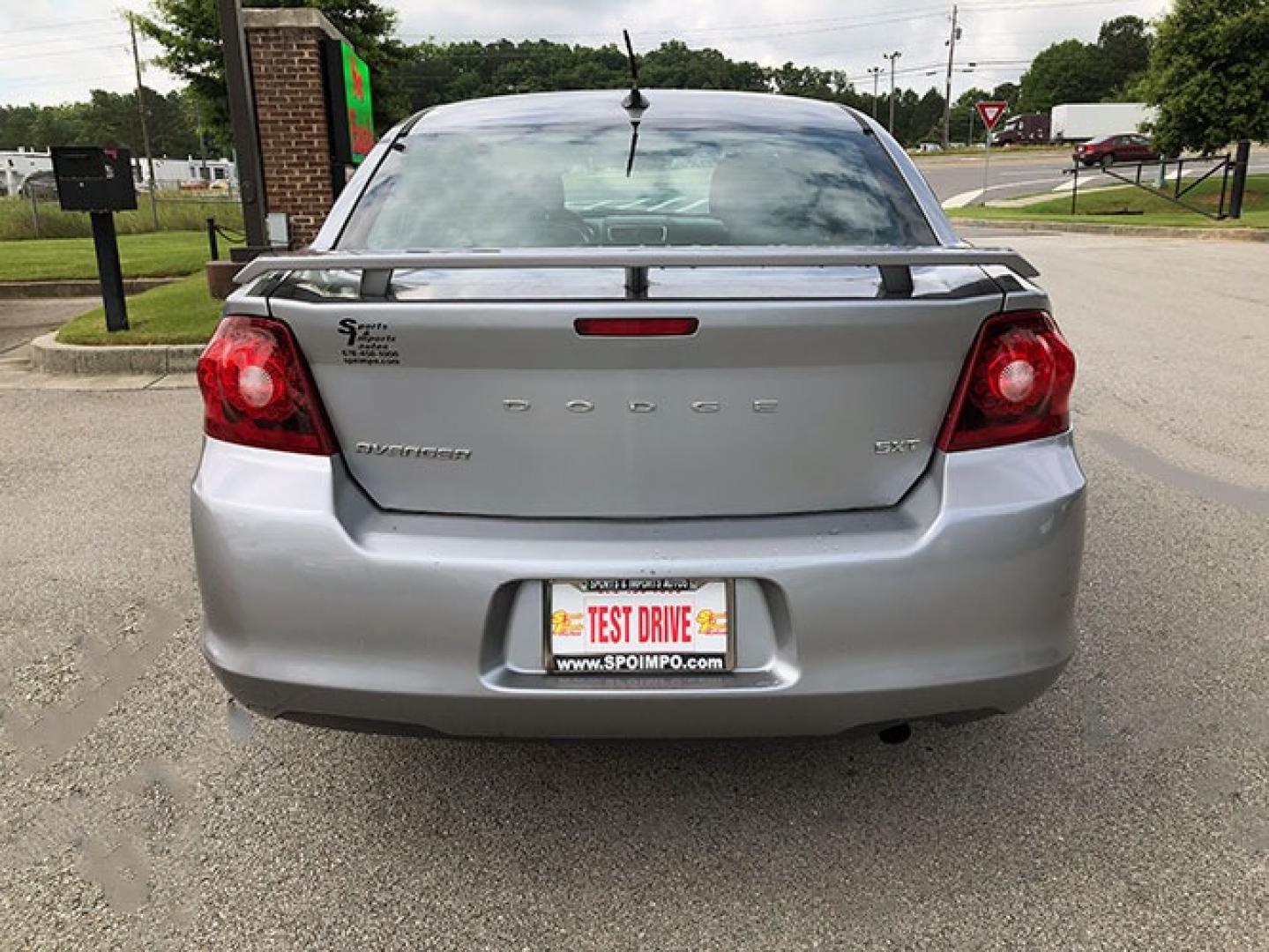 2014 Dodge Avenger SXT (1C3CDZCB3EN) with an 2.4L L4 DOHC 16V engine, 6-Speed Automatic transmission, located at 620 Jesse Jewell Pkwy, Gainesville, GA, 30501, (678) 450-1000, 34.305923, -83.809784 - Photo#5