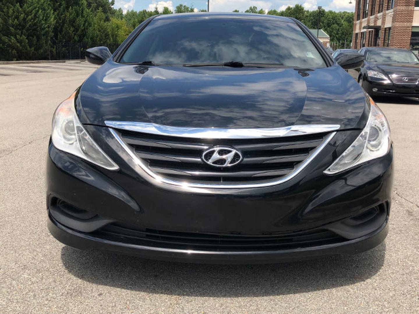 2014 Hyundai Sonata GLS (5NPEB4AC8EH) with an 2.4L L4 DOHC 16V engine, 6-Speed Automatic transmission, located at 620 Jesse Jewell Pkwy, Gainesville, GA, 30501, (678) 450-1000, 34.305923, -83.809784 - Photo#1