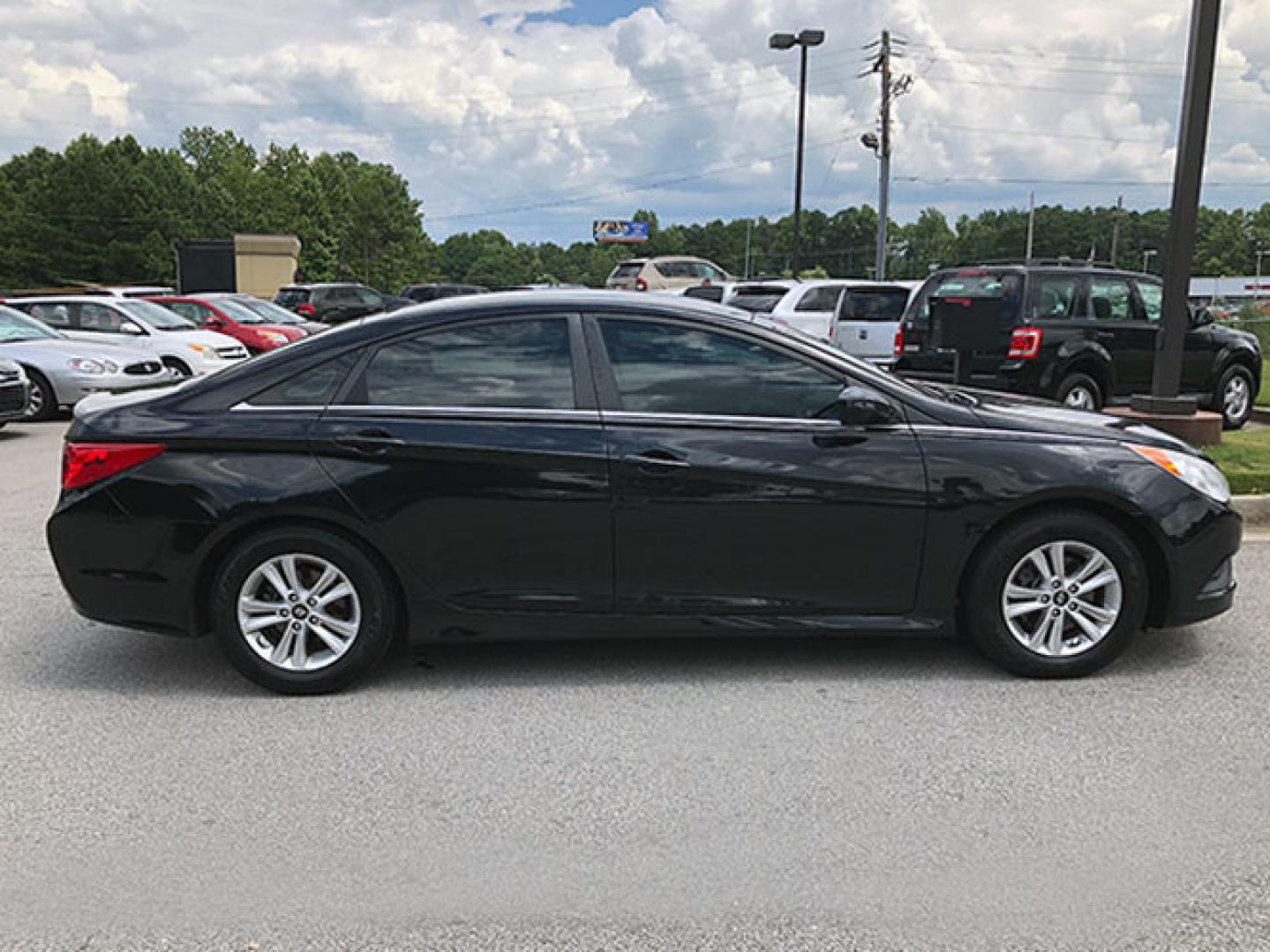 2014 Hyundai Sonata GLS (5NPEB4AC8EH) with an 2.4L L4 DOHC 16V engine, 6-Speed Automatic transmission, located at 620 Jesse Jewell Pkwy, Gainesville, GA, 30501, (678) 450-1000, 34.305923, -83.809784 - Photo#7