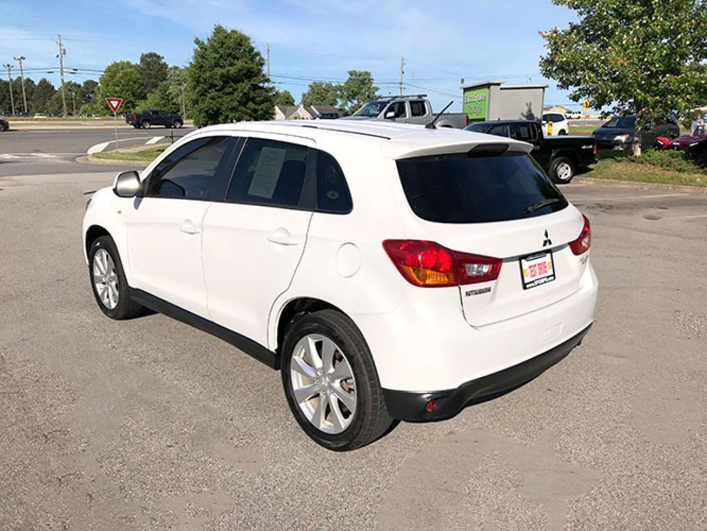 2015 Mitsubishi Outlander Sport ES 2WD (4A4AP3AU7FE) with an 2.0L L4 DOHC 16V engine, Cvt transmission, located at 7710 Tara Blvd, Jonesboro, GA, 30236, (678) 450-1000, 33.544365, -84.367821 - Photo#2