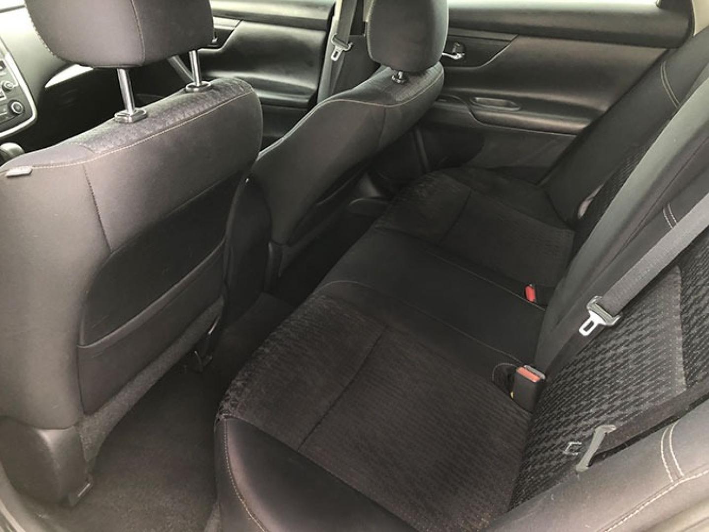 2016 Nissan Altima 2.5 SL (1N4AL3AP2GC) with an 2.5L L4 DOHC 16V engine, CVT transmission, located at 7710 Tara Blvd, Jonesboro, GA, 30236, (678) 450-1000, 33.544365, -84.367821 - Photo#12