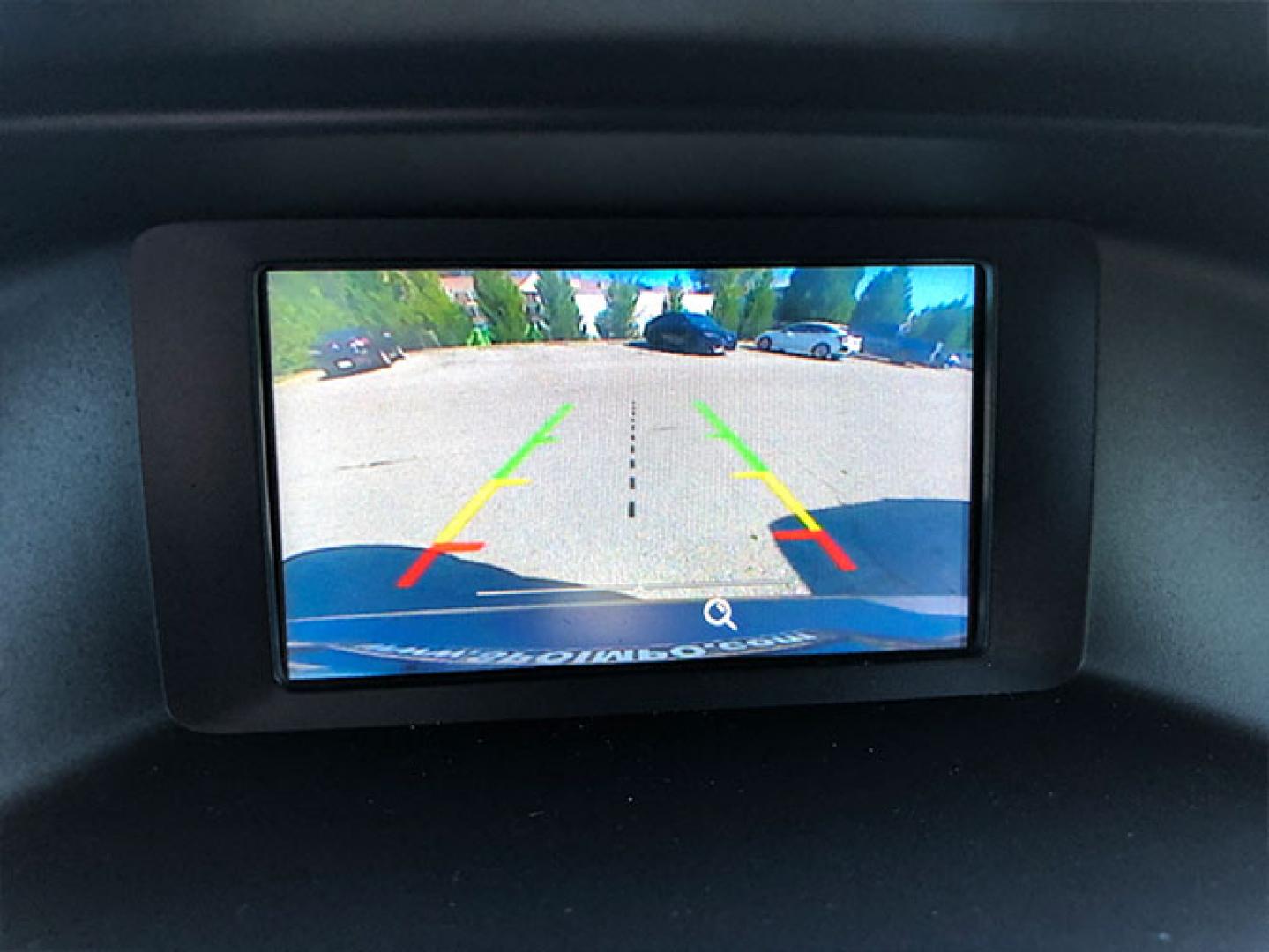 2015 Ford Focus SE Sedan (1FADP3F24FL) with an 2.0L L4 DOHC 16V engine, located at 620 Jesse Jewell Pkwy, Gainesville, GA, 30501, (678) 450-1000, 34.305923, -83.809784 - Photo#9